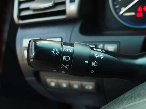 Used 2011 Lexus LX 570 4WD w/ Luxury Pkg image 71