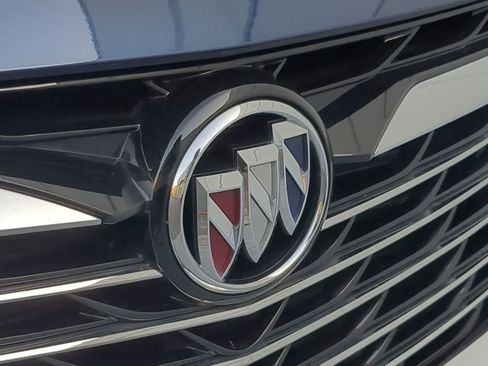 Used 2023 Buick Enclave Essence image 12