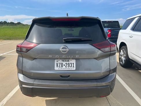 Used 2025 Nissan Rogue SV FWD image 6