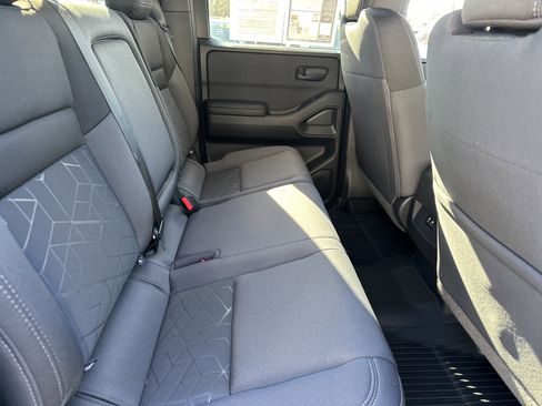 Used 2026 Nissan Frontier SV w/ All-Weather Content Package image 7