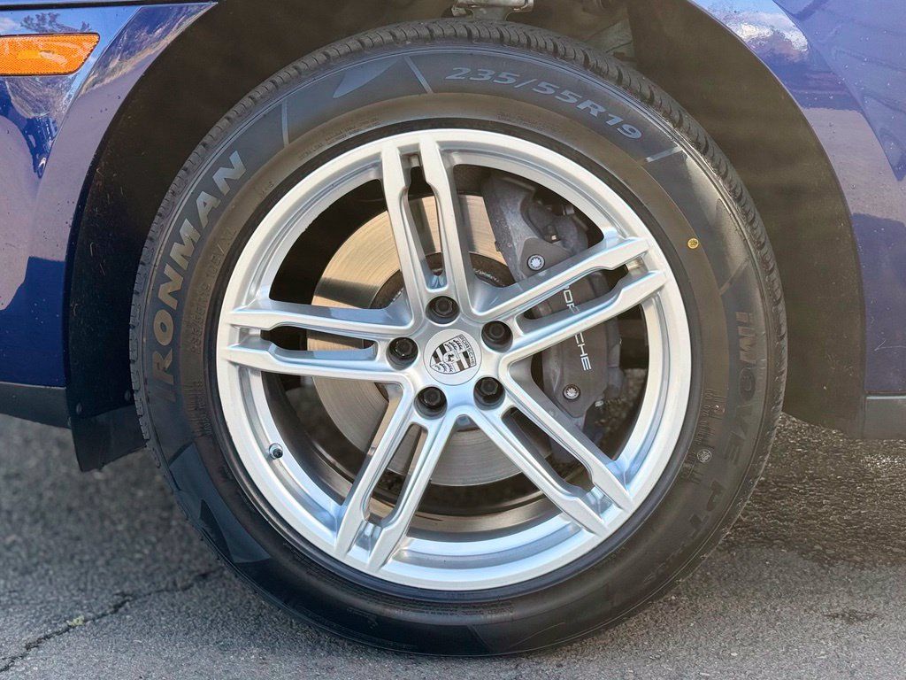 Used 2022 Porsche Macan AWD/4WD image 9