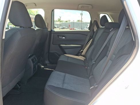 Used 2025 Nissan Rogue SV AWD/4WD image 10
