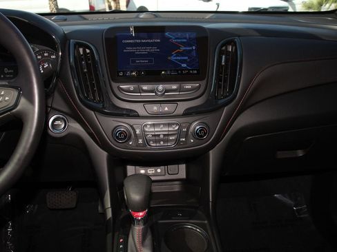 Used 2022 Chevrolet Equinox RS w/ Infotainment Package FWD image 18