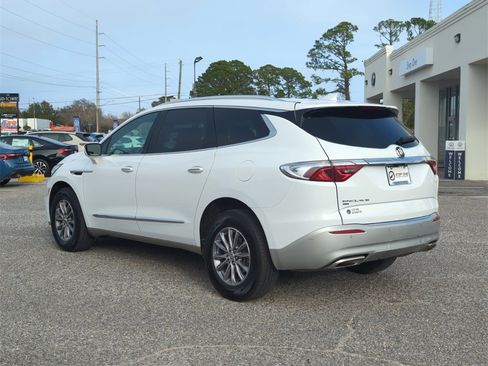 Used 2024 Buick Enclave Premium image 5
