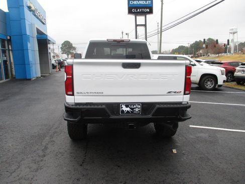New 2026 Chevrolet Silverado 2500 ZR2 image 4