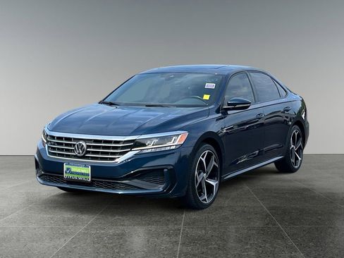 Used 2021 Volkswagen Passat 2.0T R-Line FWD image 4