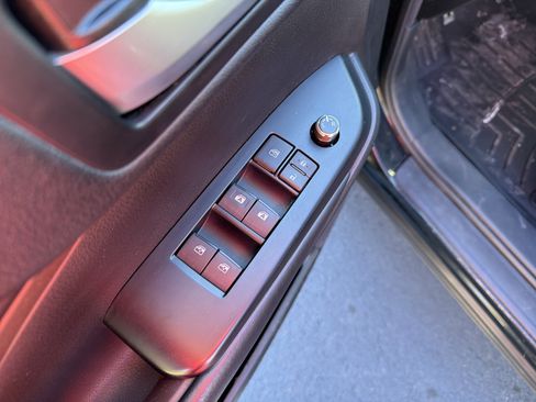 Used 2018 Toyota Highlander XLE w/ Protection Package #3 image 10