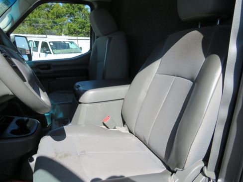 Used 2017 Nissan NV 3500 SV RWD image 9