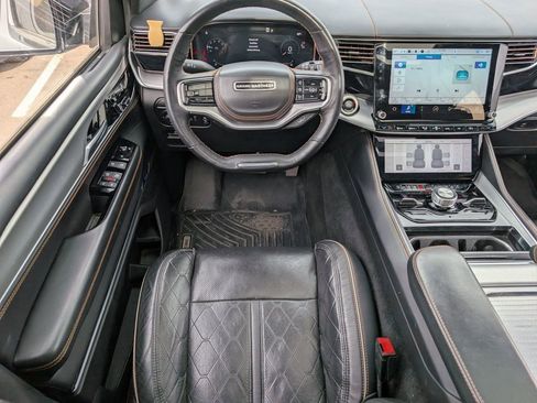 Used 2023 Jeep Grand Wagoneer L Series III image 26