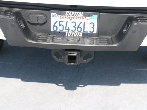 Used 2022 Toyota Tacoma TRD Off-Road RWD image 5