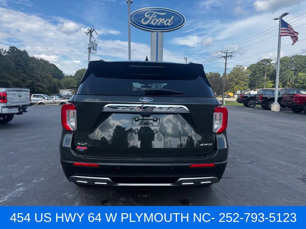 Used 2023 Ford Explorer XLT w/ Equipment Group 202A AWD/4WD image 4