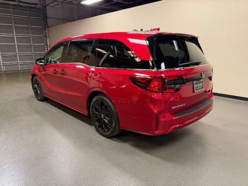 Used 2025 Honda Odyssey Sport-L image 2