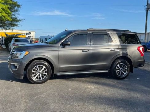Used 2018 Ford Expedition XLT w/ Equipment Group 202A image 4