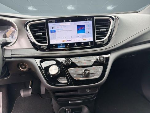 New 2026 Chrysler Pacifica Select w/ S Appearance Package FWD image 24