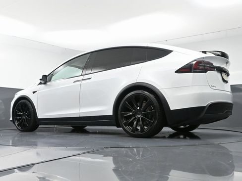 Used 2022 Tesla Model X image 58