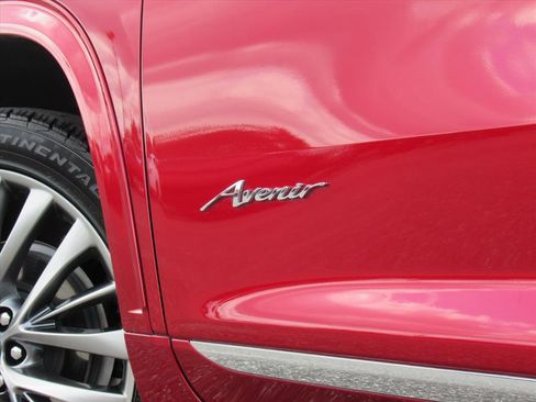 Used 2025 Buick Enclave Avenir w/ Super Cruise Package image 8