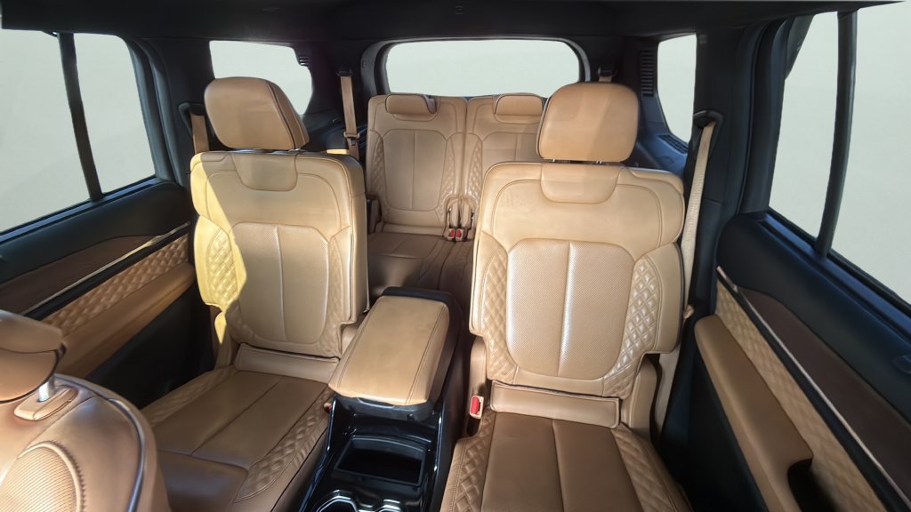 Used 2023 Jeep Grand Cherokee L Summit w/ Advanced Protech Group IV AWD/4WD image 12