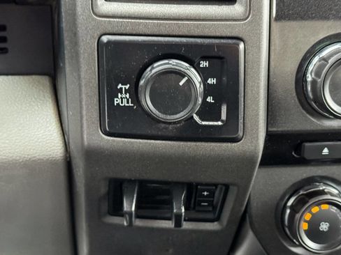 Used 2017 Ford F250 XL w/ Power Equipment Group image 32