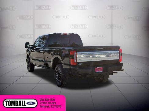 Used 2024 Ford F350 Platinum w/ FX4 Off-Road Package image 5