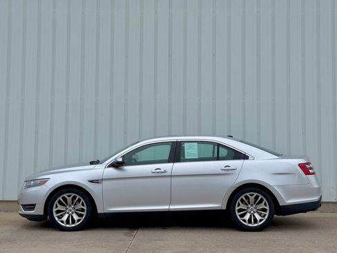 Used 2014 Ford Taurus Limited w/ Equipment Group 301A FWD image 3