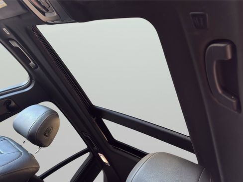 Used 2018 BMW X5 xDrive40e w/ Driving Assistance Package image 16