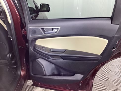 Used 2024 Ford Edge SEL w/ Convenience Package AWD/4WD image 11