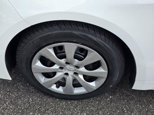 Used 2023 Toyota Corolla LE FWD image 29