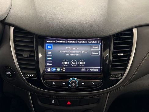 Used 2022 Chevrolet Trax LT w/ LT Convenience Package image 30