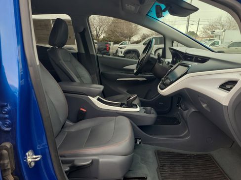 Used 2020 Chevrolet Bolt Premier w/ Infotainment Package image 29