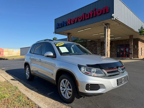 Used 2016 Volkswagen Tiguan S FWD image 1