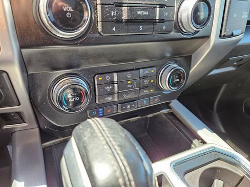 Used 2019 Ford F150 Platinum w/ Equipment Group 701A Luxury AWD/4WD image 25