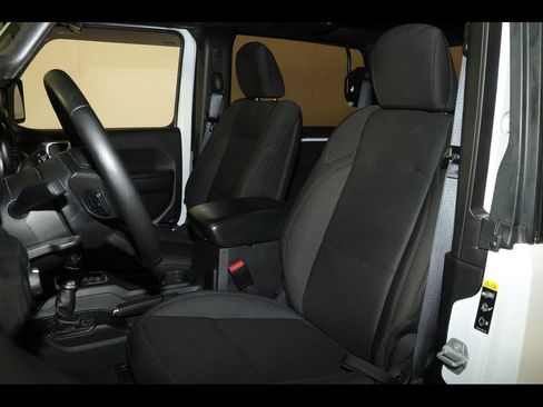 Used 2022 Jeep Wrangler Sport S image 19