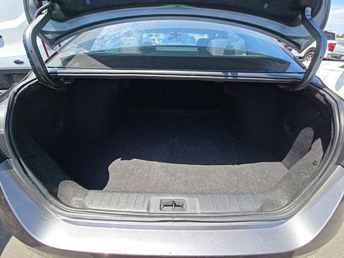 Used 2023 Nissan Sentra SV FWD image 9