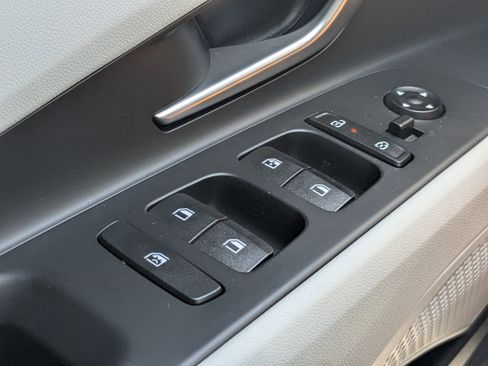 New 2026 Hyundai Elantra Limited FWD image 29