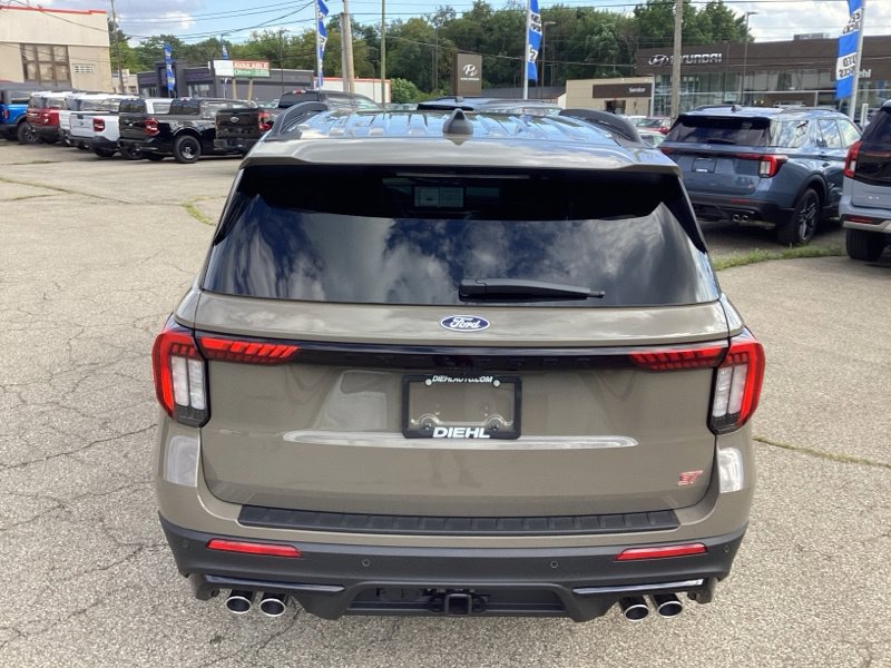 New 2027 Ford Explorer ST w/ Sun And Sound Package AWD/4WD image 8