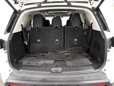 Used 2022 Nissan Pathfinder SV w/ SV Premium Package AWD/4WD image 7