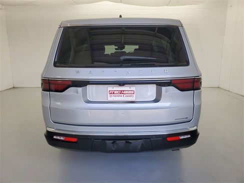 Used 2024 Jeep Wagoneer L Series II w/ Flexible Seating Group image 6