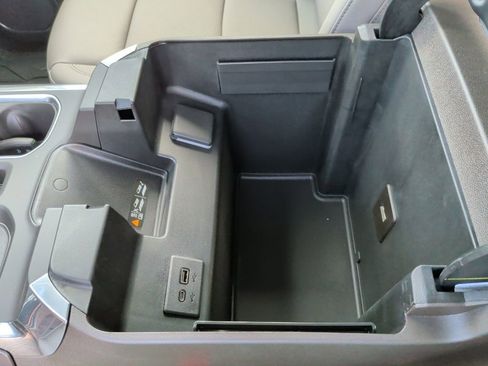 New 2026 GMC Sierra 1500 SLT image 33