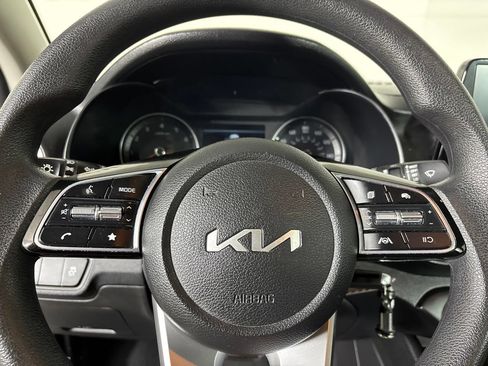 Used 2023 Kia Forte LXS w/ LXS Technology Package FWD image 11