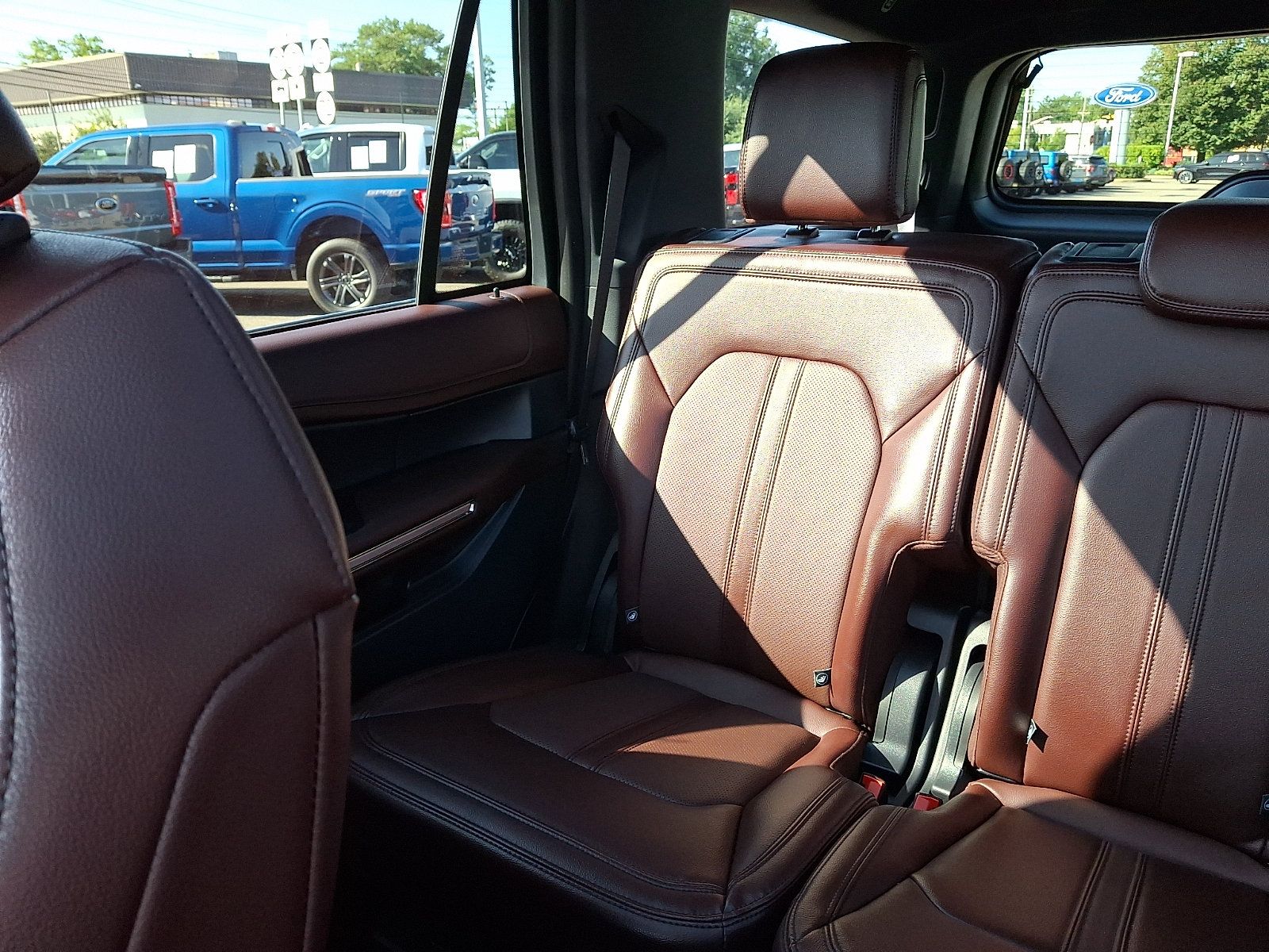 Used 2024 Ford Expedition Limited AWD/4WD image 17
