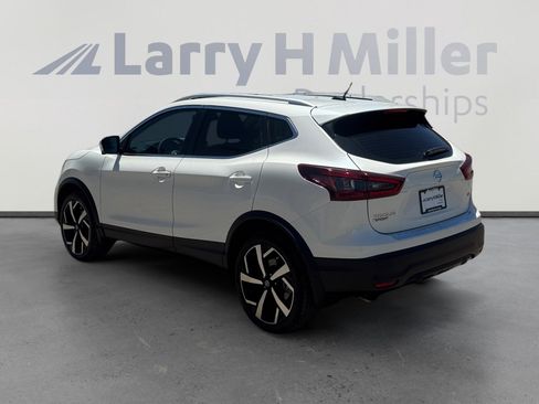 Used 2022 Nissan Rogue Sport SL w/ Premium Package FWD image 3