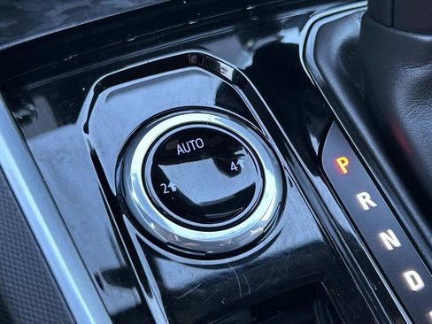 Used 2024 Chevrolet Colorado W/T w/ WT Convenience Package image 26