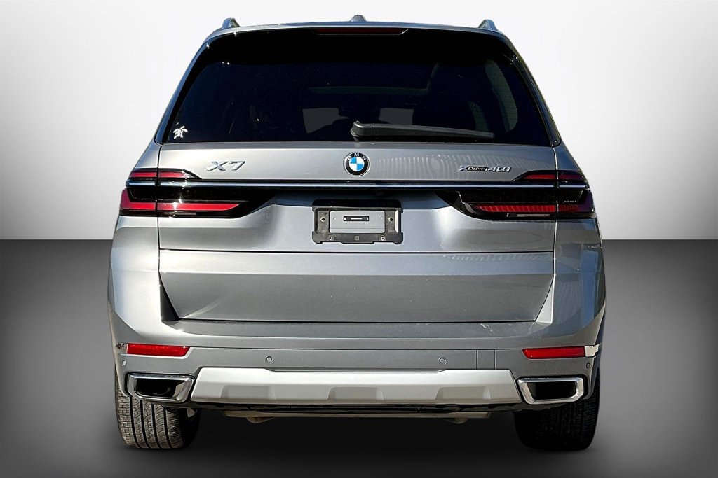 Used 2024 BMW X7 xDrive40i AWD/4WD image 5