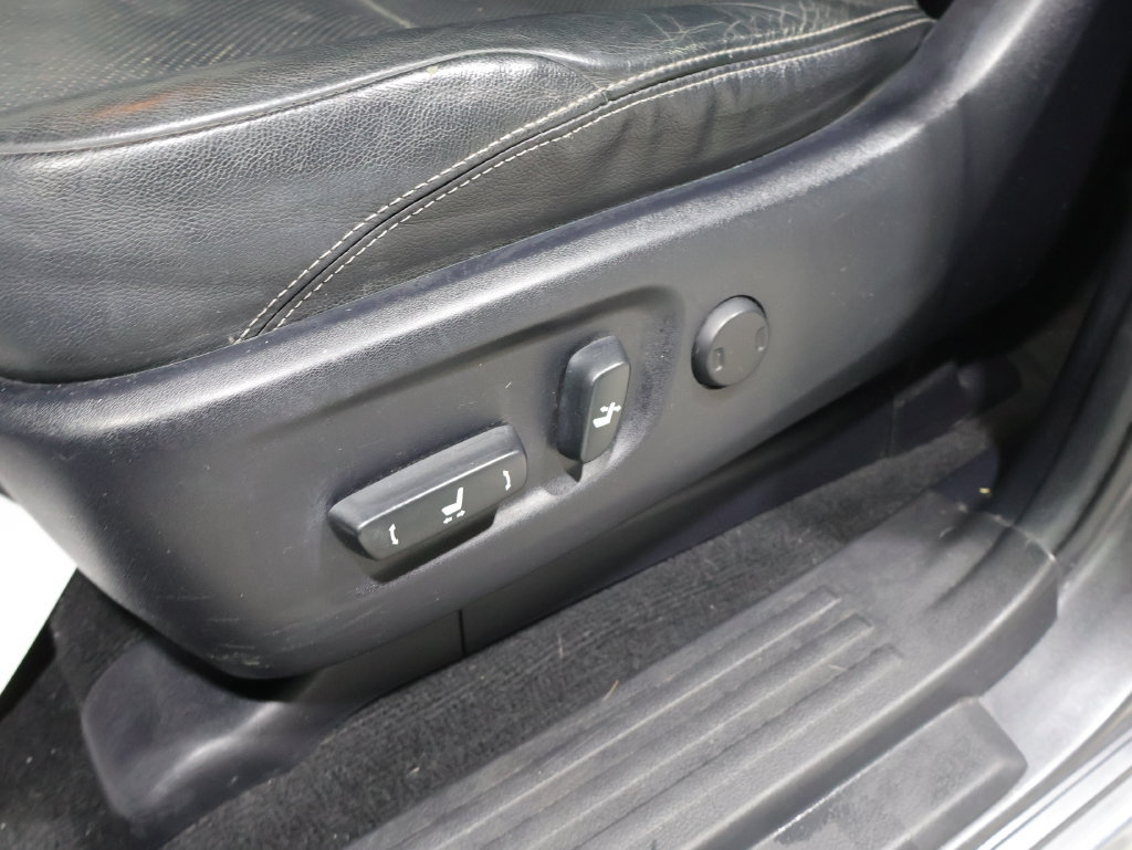 Used 2015 Toyota 4Runner Limited AWD/4WD image 12