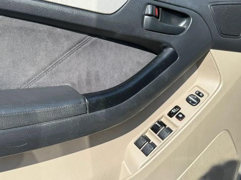 Used 2004 Toyota 4Runner Sport AWD/4WD image 15