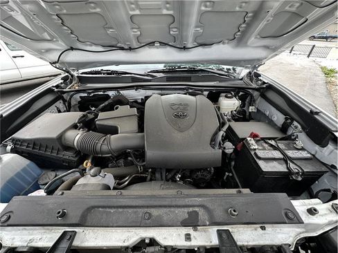 Used 2023 Toyota Tacoma TRD Off-Road w/ TRD Premium Off Road Package image 32