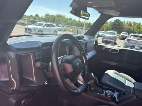 Used 2023 Ford Bronco Outer Banks AWD/4WD image 16