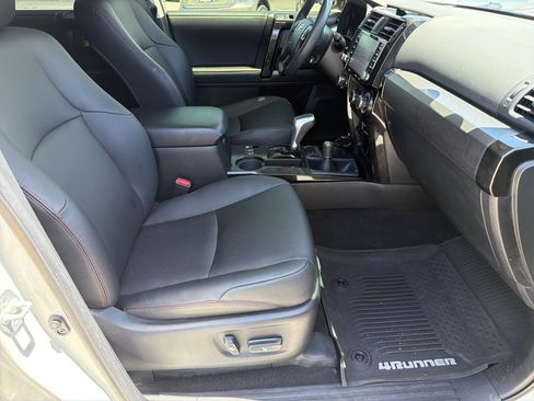 Used 2021 Toyota 4Runner TRD Off-Road Premium w/ Moonroof Package AWD/4WD image 14