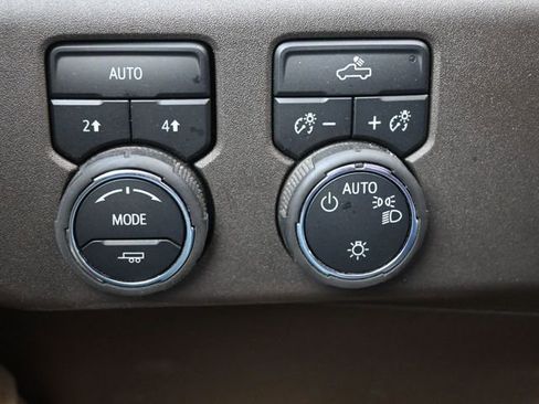 Used 2025 Chevrolet Silverado 1500 LT image 34