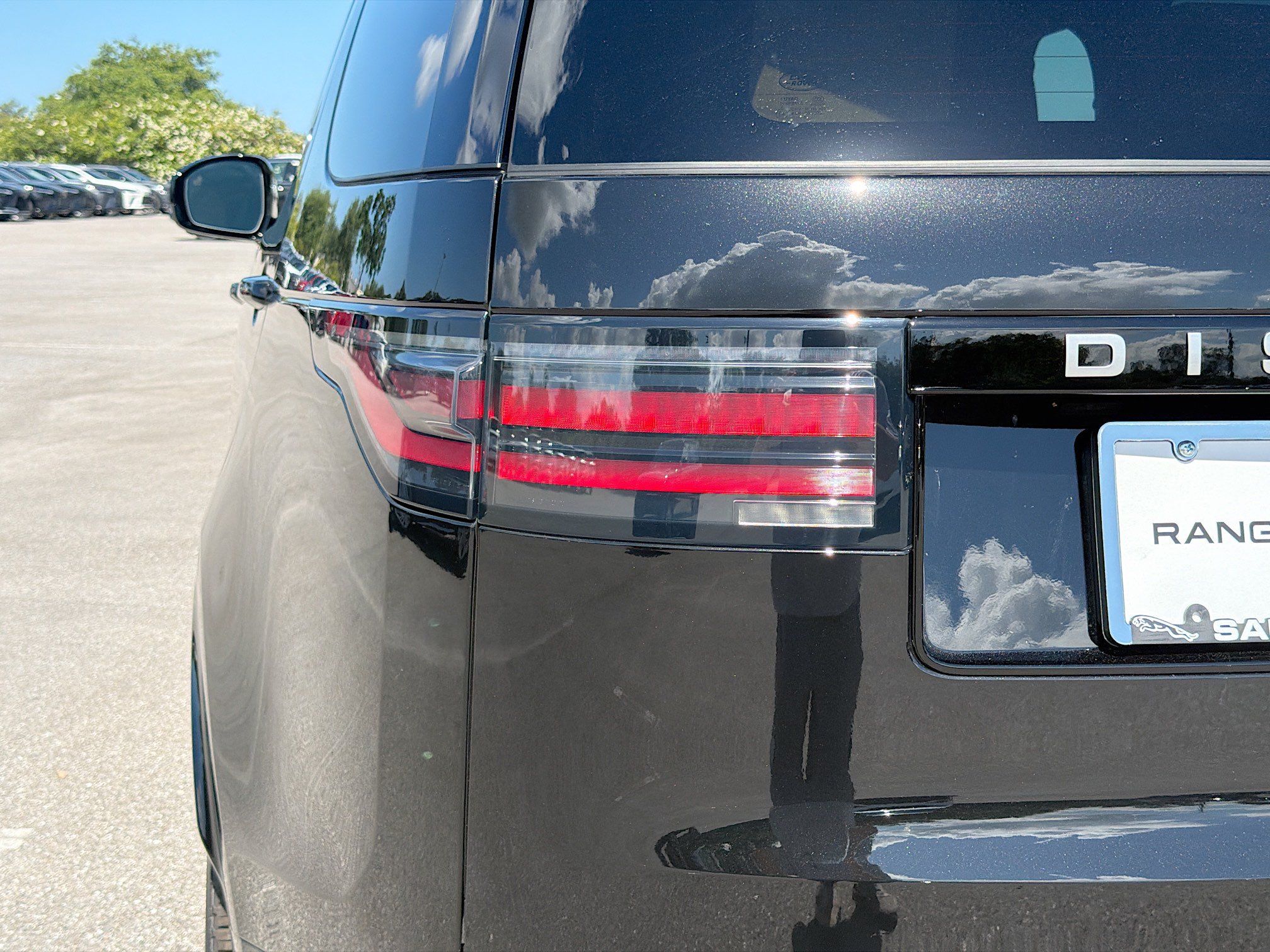 New 2026 Land Rover Discovery Limited Edition AWD/4WD image 10